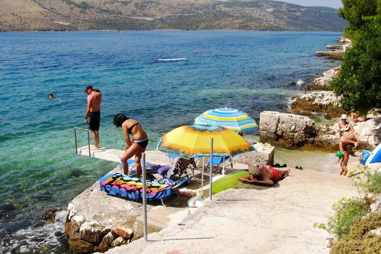 Apartments By The Sea Seget Vranjica, Trogir - 7508 Экстерьер фото